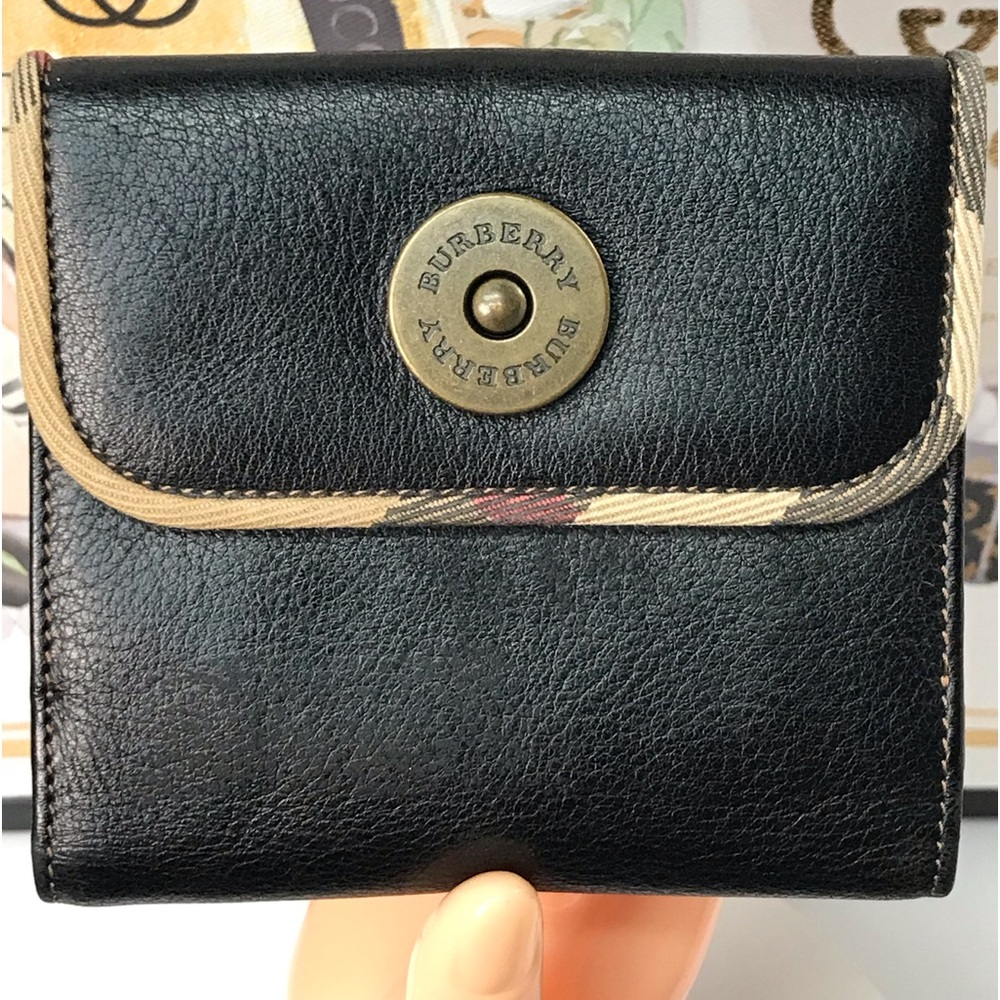 BURBERRY Signature Nova Check Trim Bifold Wallet 😍🔥 - Picture 3 of 17